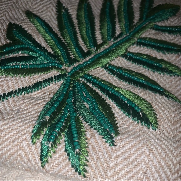 Tropical natural weave palm leaf wristlet - Picture 3 of 6